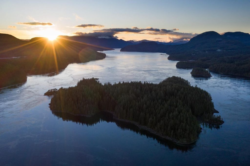 Phasing out open net pen salmon farms in the Discovery Islands